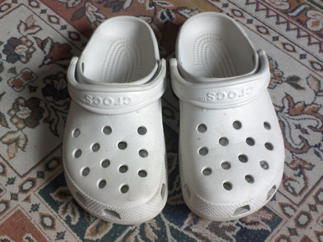 white crocs dirty